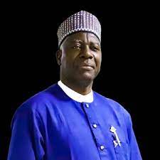 Group Commend DSS DG for his Unblemish Service Record