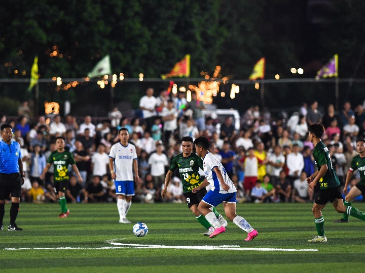 Sensational rural football tournament boosts county-level tourism in China