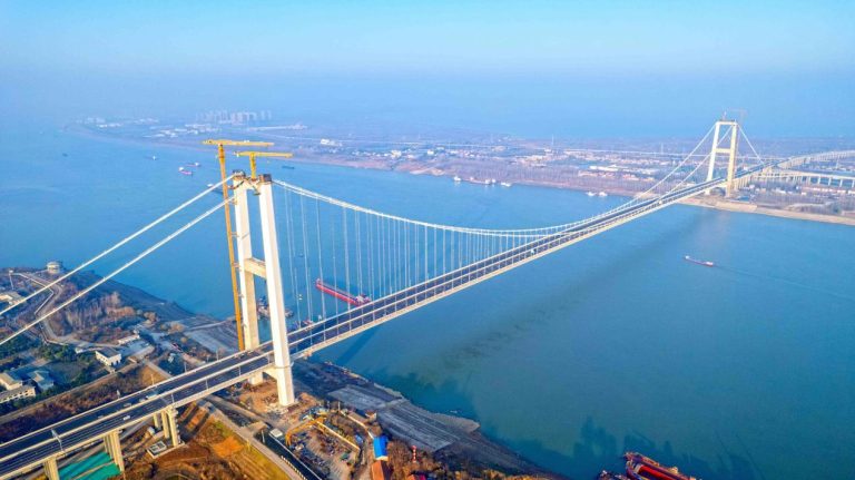 The Shuangliu Yangtze River Bridge: an engineering feat with ecological sensitivity