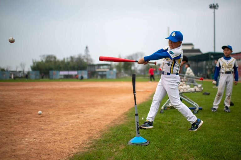 Village in E China finds new path of development in baseball