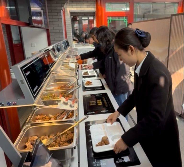 AI-powered community canteen brings smart dining to Beijing neighborhood