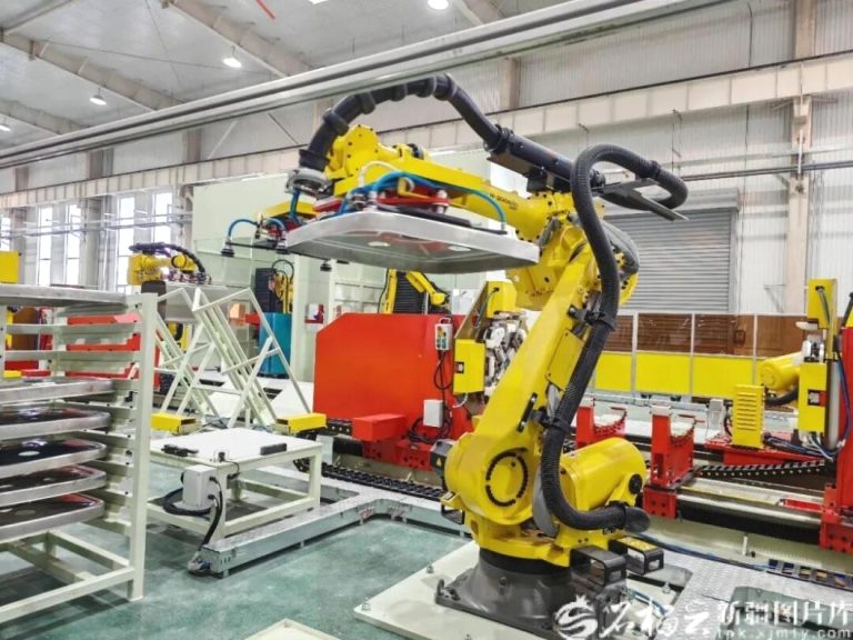 Shared factories boost efficiency, reduce costs in Urumqi, NW China’s Xinjiang