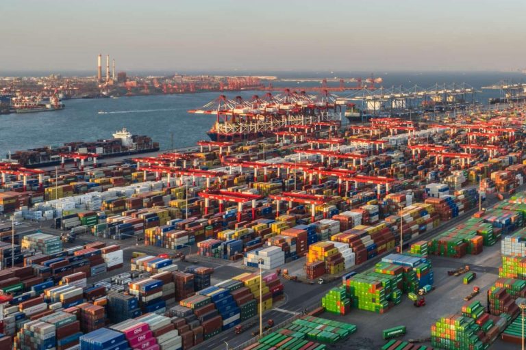 Smart vessels revolutionize port operations across China