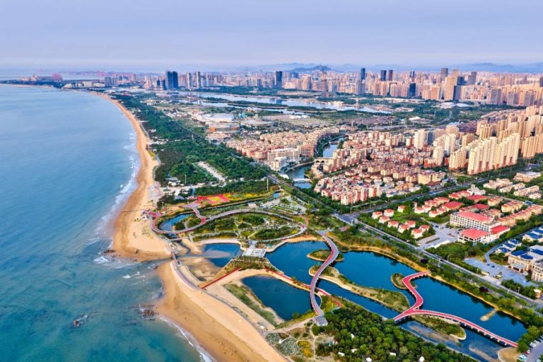Coastal city in East China transforms shoreline with ecological bay restoration