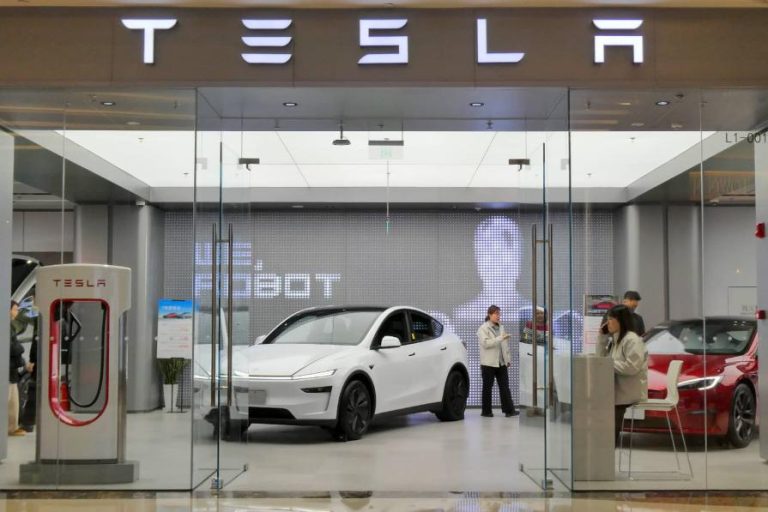 Decoupling? U.S. companies keep betting on China, report finds