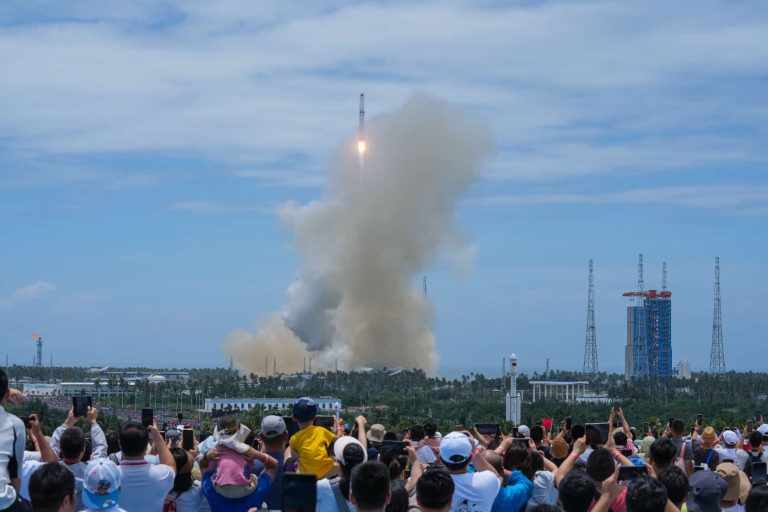 China achieves first sea-based rocket recovery using net-capture system